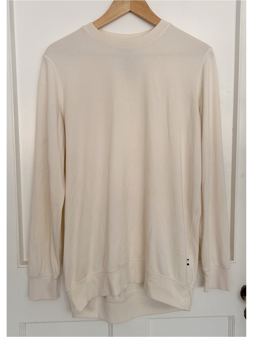 Men’s Kit & Ace Long Sleeved Crew Neck Shirt in Off White Size M